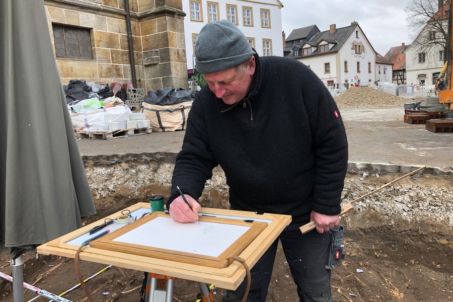 Erwartungsgemäß Knochenfunde am Marktplatz
