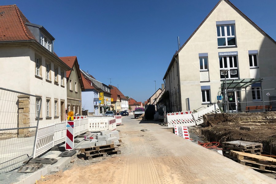 Vollsperrung der Lichtenfelser Straße - Geschäfte bleiben fußläufig erreichbar