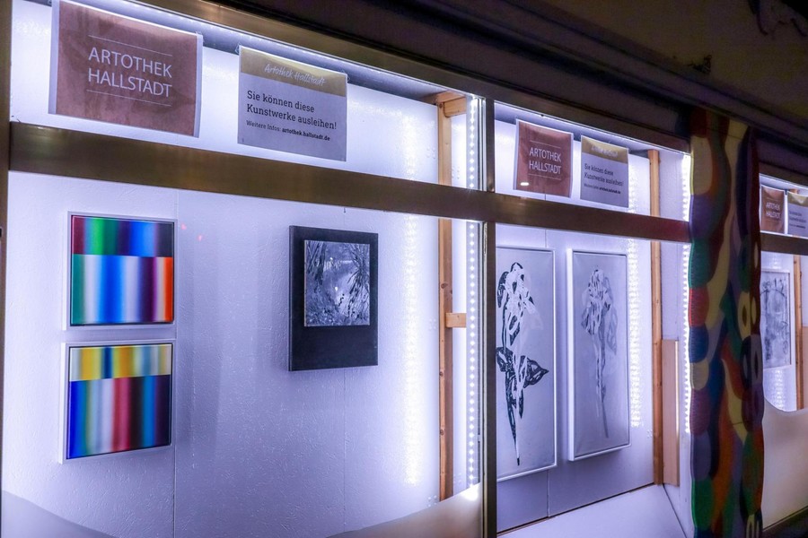 Kunstfenster ziehen Blicke auf sich