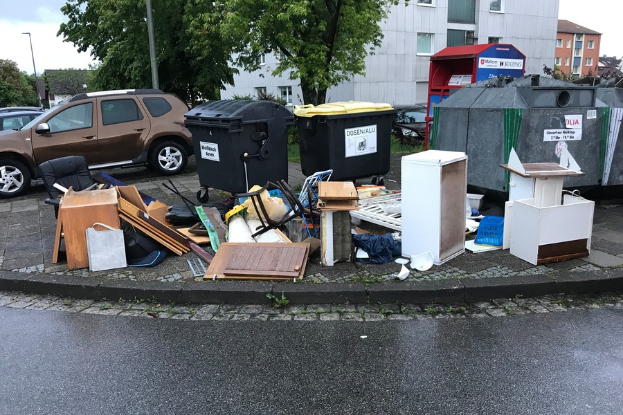 Ordnungswidrige Müllablagerung im Stadtgebiet