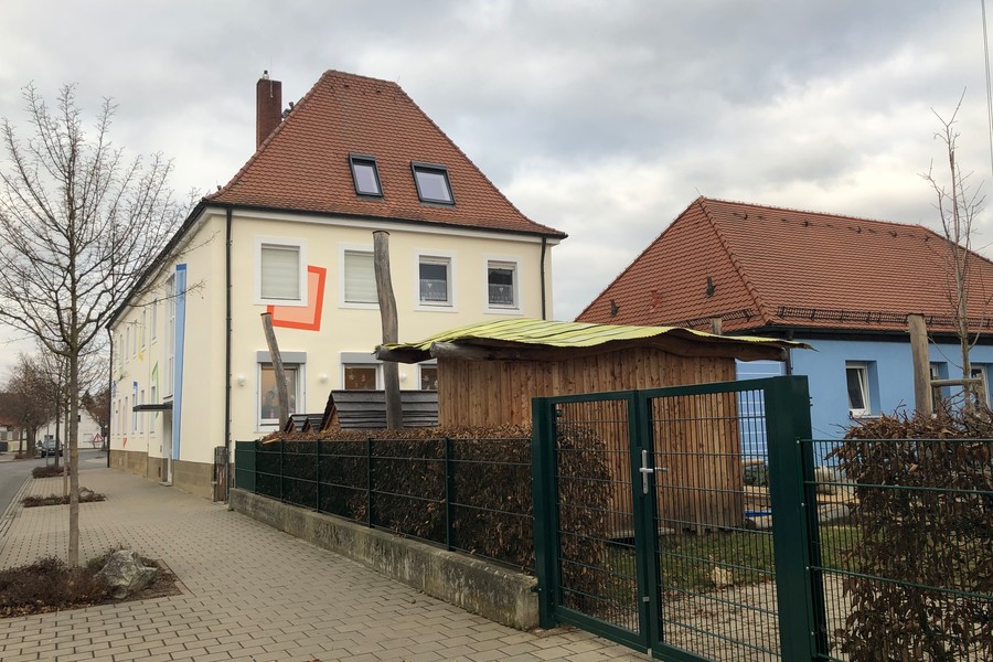 24 weitere Krippen- und 15 zusätzliche Kindergartenplätze - 12 - 2018